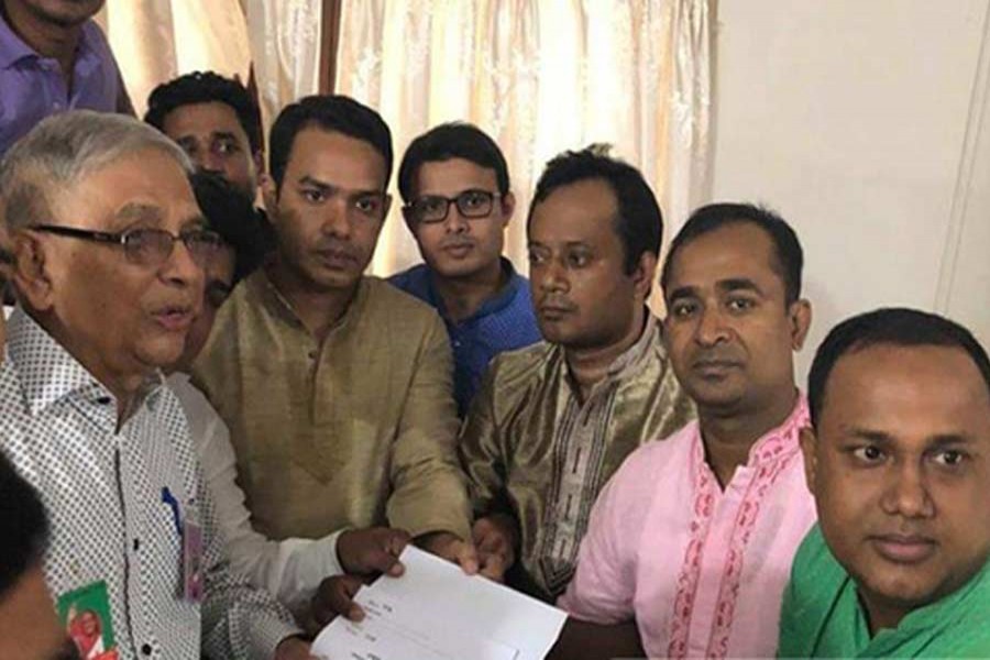 Ex-BB governor Farashuddin buys AL nomination form