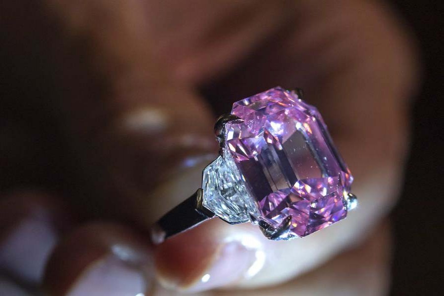 The diamond sold after five minutes of bidding. Photo: Collected