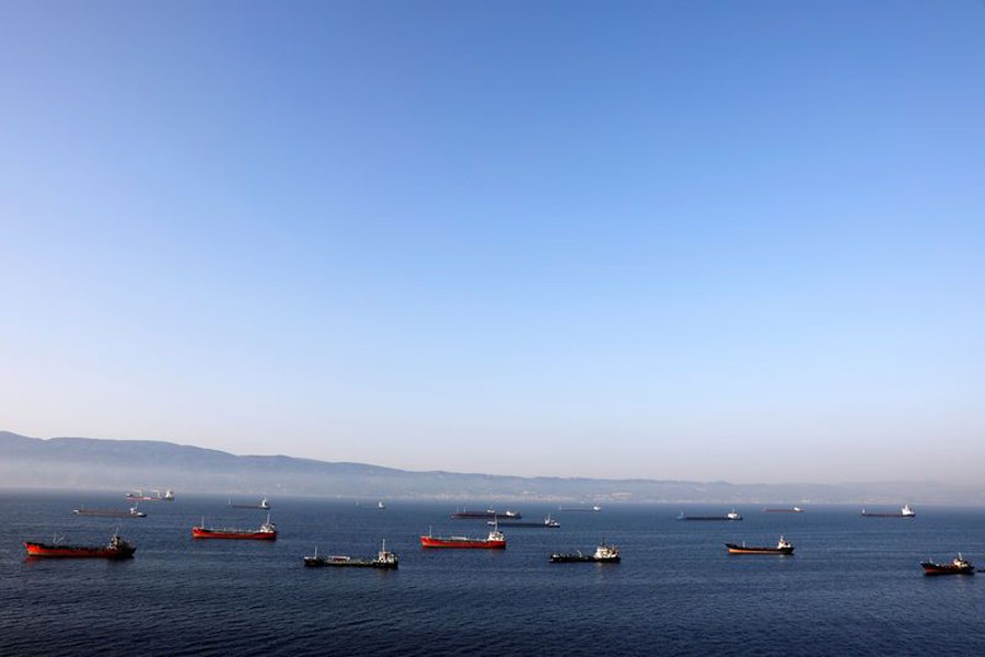 Oil tankers wait to dock at Tupras refinery near the northwestern Turkish city of Izmit, Turkey, June 28, 2017. Reuters/File Photo