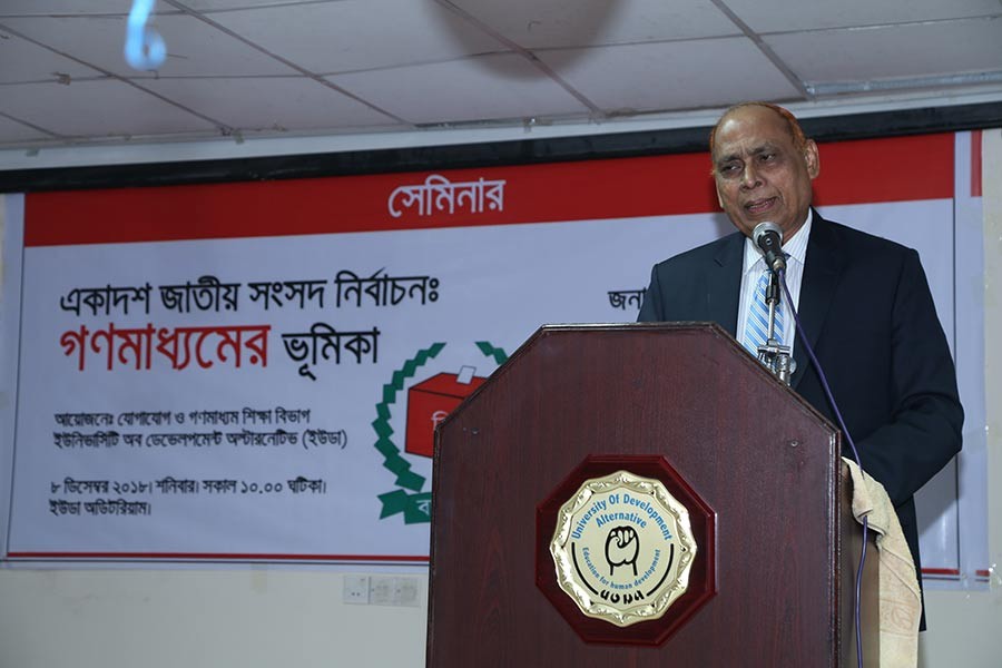 Muhammad Sohul Hossain, a former election commissioner, addressing a seminar at University Of Development Alternative (UODA) in Dhanmondi on Saturday.