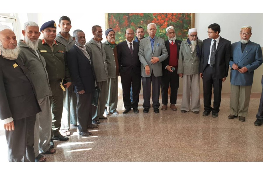 BD envoy visits ailing freedom fighters at Army Hospital in Delhi