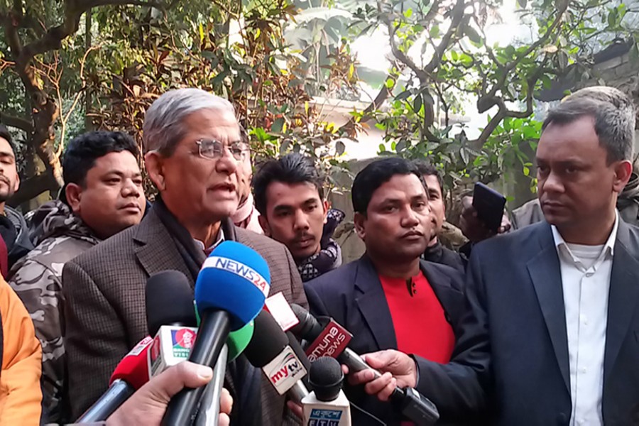 BNP secretary general Mirza Fakhrul Islam Alamgir speaks to journalists in front of his Thakurgaon residence on Thursday. Photo: UNB