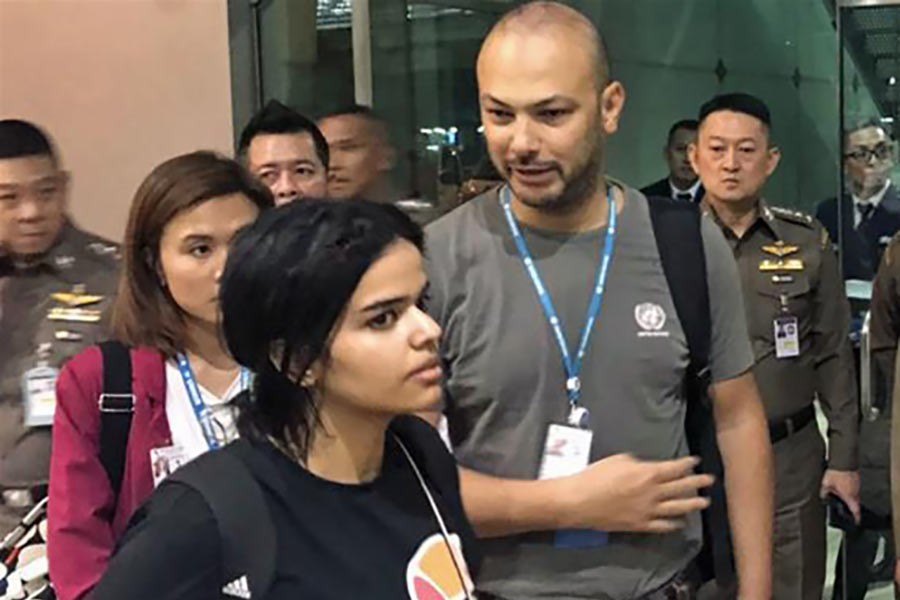 Saudi teen Rahaf arrives in Canada with asylum