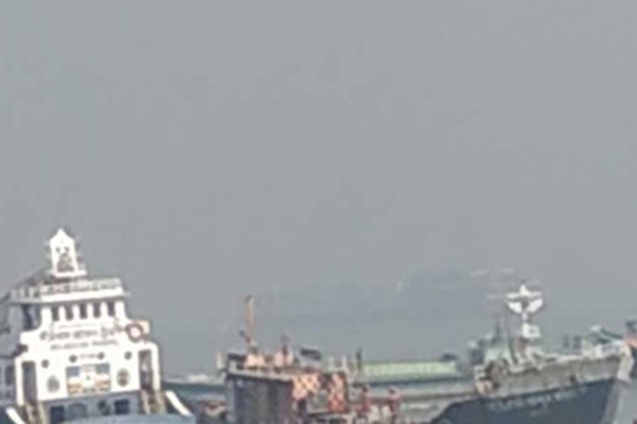 Ship struggles to keep afloat on Meghna at Chandpur