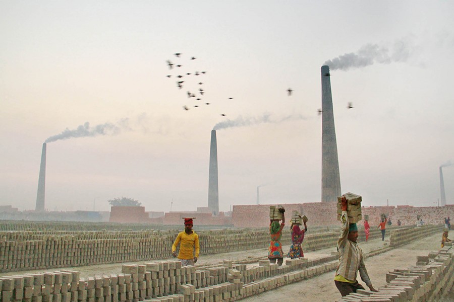 Representational image: A view of a brick kiln in Dhaka's Keraniganj - Focus Bangla file photo