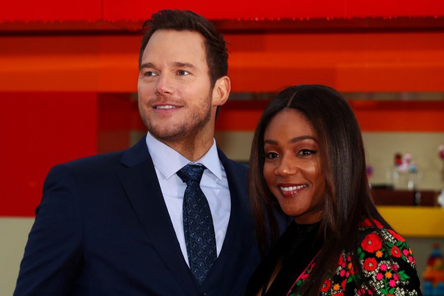 Cast members Chris Pratt and Tiffany Haddish pose during a photocall to promote the forthcoming film 'Lego Movie 2' in London. Internet photo