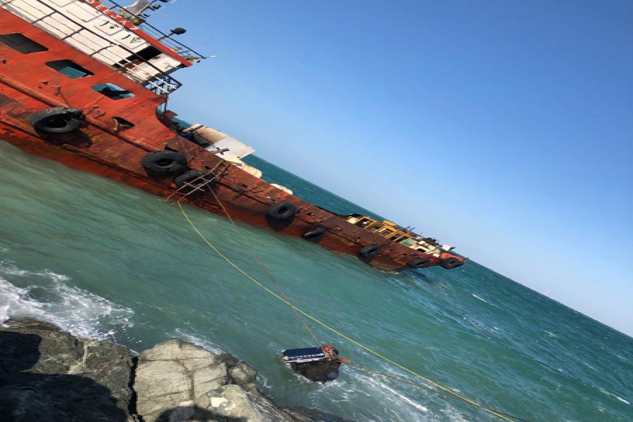 Dubai Police rescue 14 Indian sailors after ship hits rocks