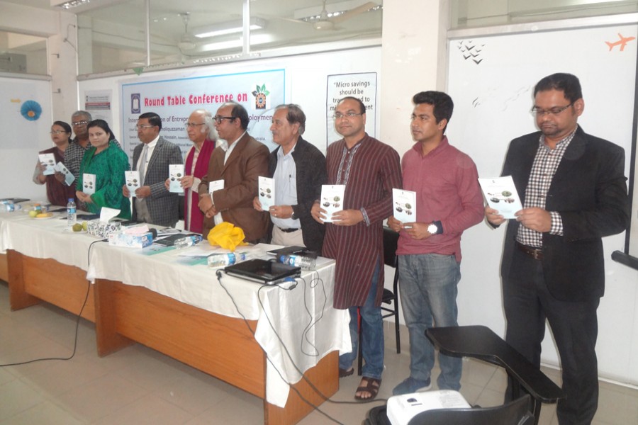 Publication ceremony of research monograph held in city