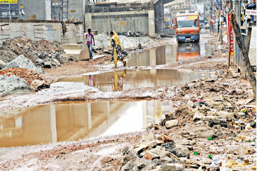 Fraught countdown to monsoon metro work