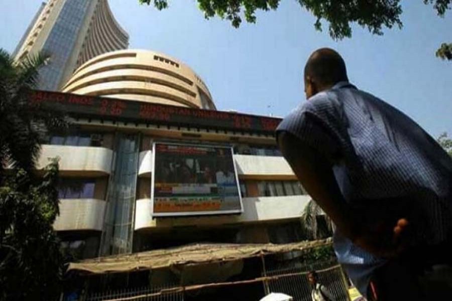 Indian shares creep higher despite border conflict