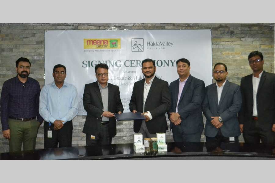 Meena Bazar signed a Memorandum of Understanding (MoU) with Halda Valley Food & Beverage Ltd in the capital recently.