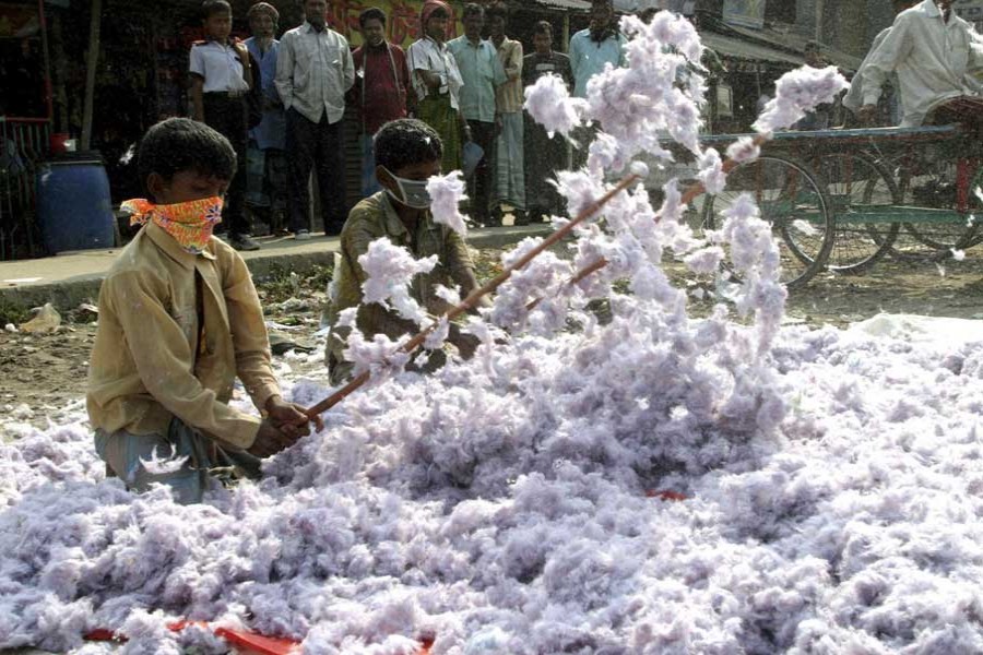 Fall in cotton import likely as yarn prices drop