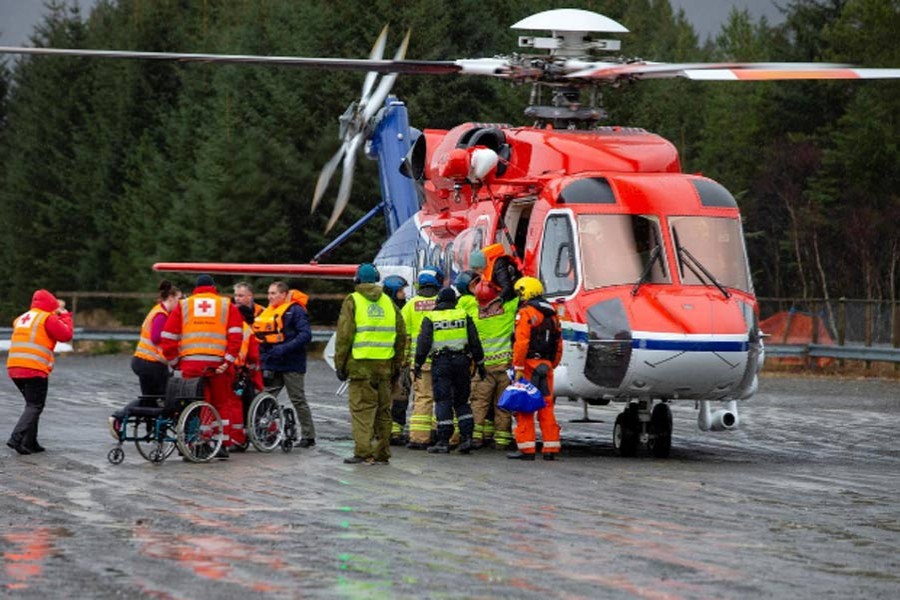 Hundreds airlifted from Norway cruise ship