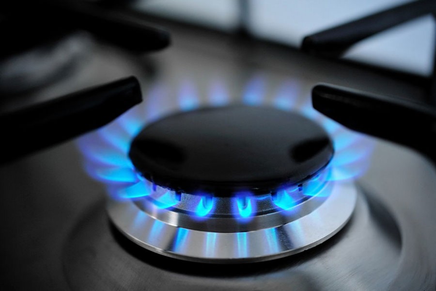 Dhaka households burn Tk 3.32b of gas to boil water: TIB