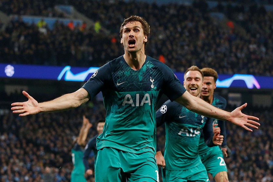 Tottenham's Fernando Llorente celebrates scoring their third goal with teammates — Reuters photo