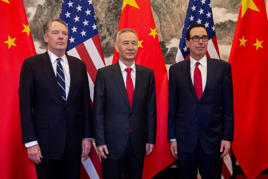 China's Vice Premier Liu He (C) pose for a photo with US Treasury Secretary Steven Mnuchin (R) and US Trade Representative Robert Lighthizer (L) at Diaoyutai State Guesthouse in Beijing on March 29, 2019.Reuters/Files