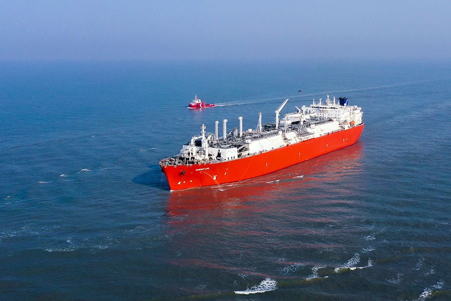 Summit’s LNG terminal goes into operation