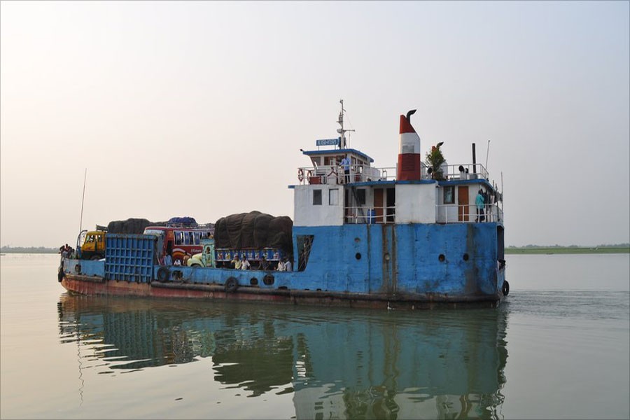 No truck passage in ferries for 6 days over Eid