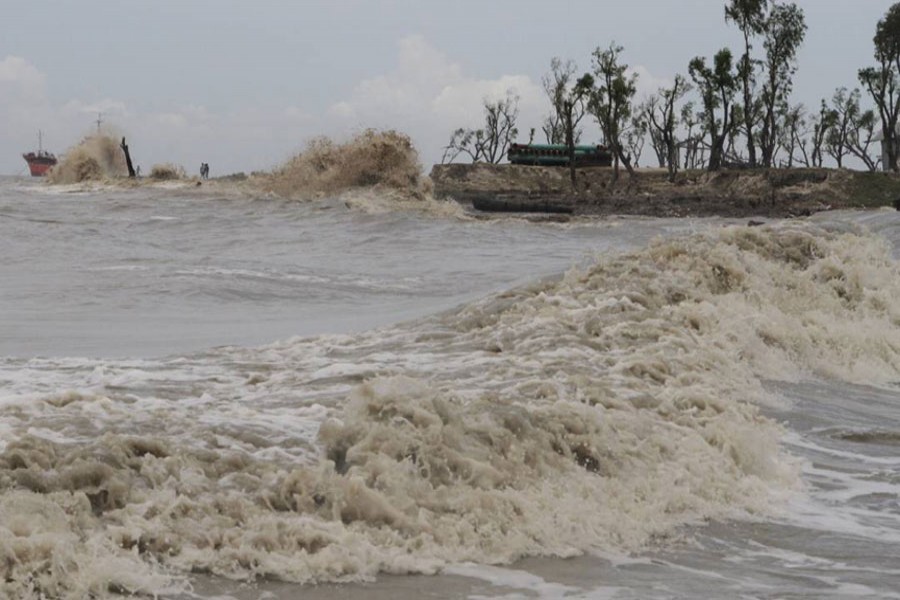 Cyclonic storm ‘Fani’ is centred  665 km southwest of Mongla port and 695 km southwest of Payra port at 3am, according to a Met office bulletin early Friday