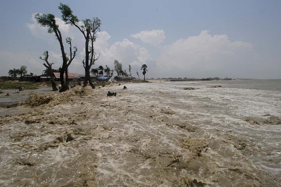 Cyclone Fani: Bangladesh evacuates 0.4m people