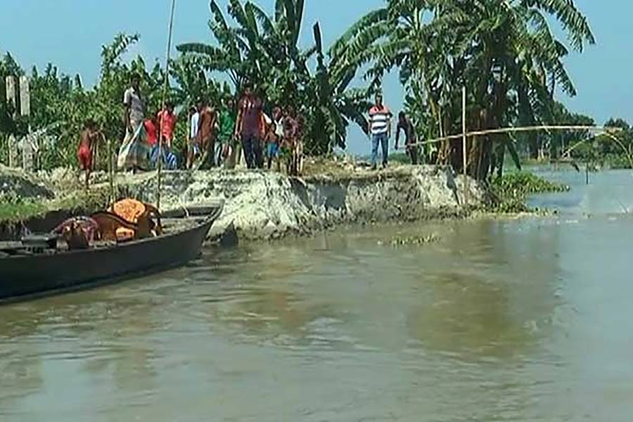 Three dead, two missing in Gaibandha boat capsize