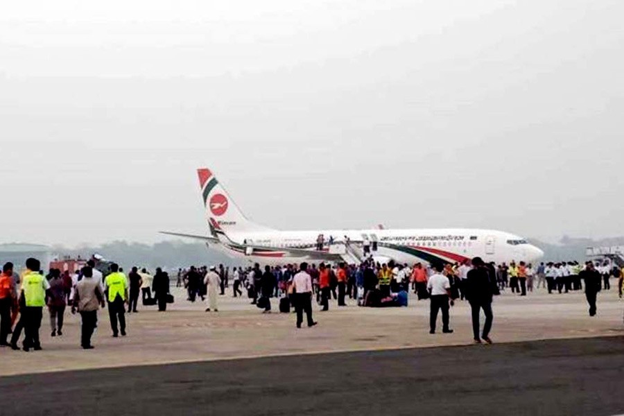 Biman hijack bid: Pilot, crew honoured for bravery