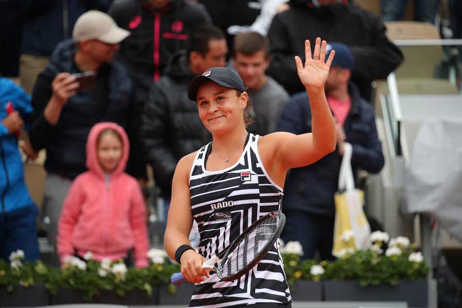 Barty to face Vondrousova in RG women’s final