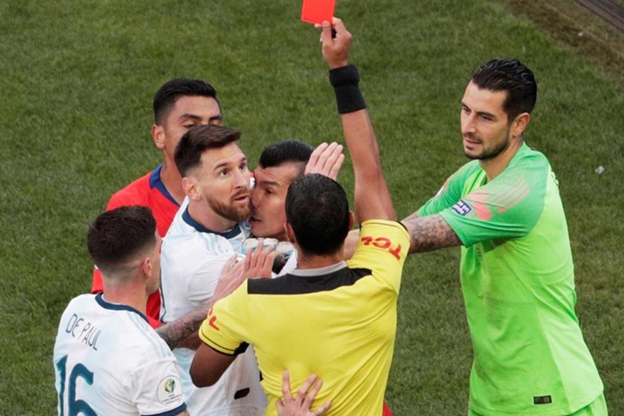 Chile’s Gary Medel and Argentina’s Lionel Messi were both shown the red card by the referee — Reuters photo