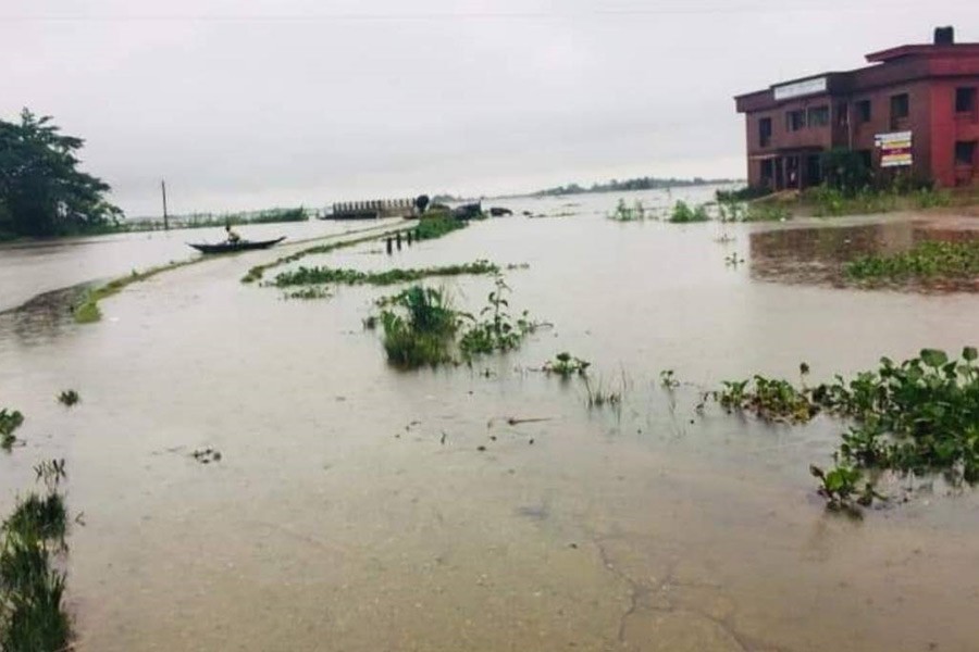 Rivers in 10 districts flowing above danger level