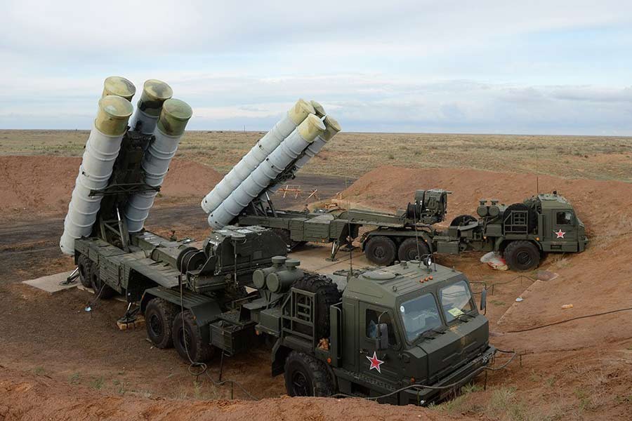 Turkey defies US as Russian S-400 missile defence arrives