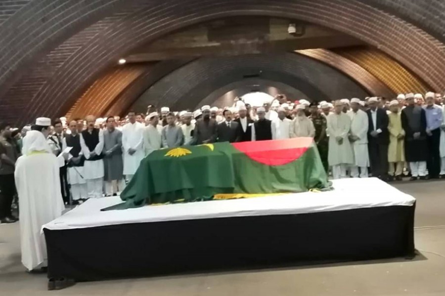 The second namaz-e-janaza of Jatiya Party Chairman HM Ershad was held at the South Plaza of Jatiya Sangsad on Monday. Photo source: UNB