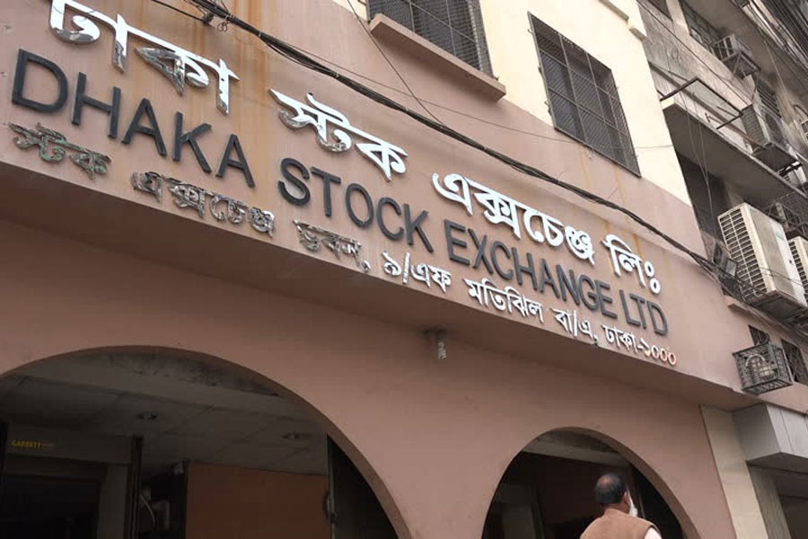 Stocks fall; DSEX dips below 5,000-mark