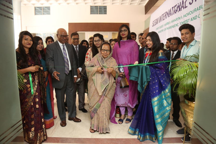 Habibun Nahar, deputy minister, Ministry of Environment, Forest and Climate Change inaugurating a symposium titled ‘Beat Air Pollution’ on IUB campus Tuesday