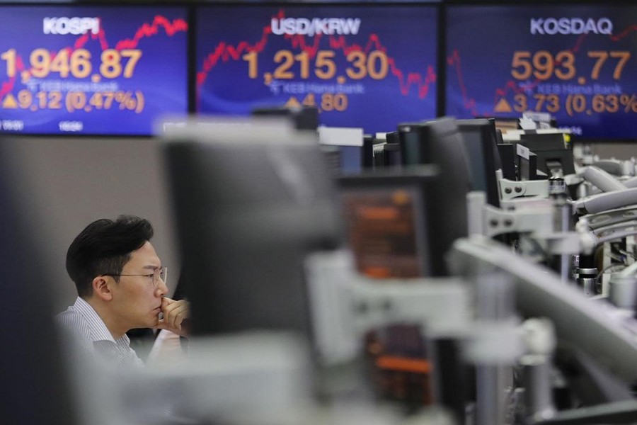 Global shares decline as trade war worries worsen