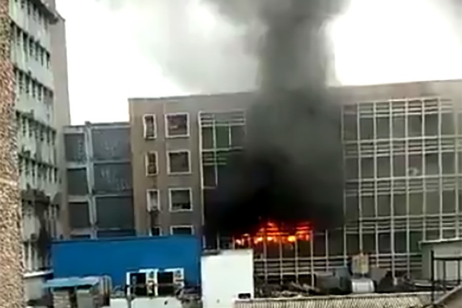 Massive fire breaks out at India hospital