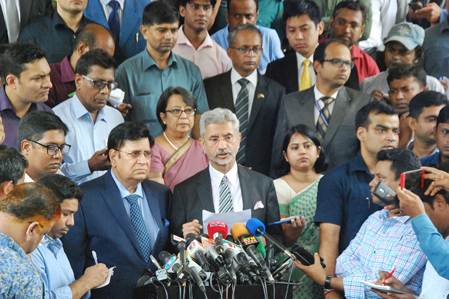 Visiting Indian External Affairs Minister Dr S Jaishankar and his Bangladesh counterpart Dr AK Abdul Momen replying to questions of reporters at a joint media briefing after a bilateral meeting at state guesthouse Jamuna in Dhaka — Focus Bangla photo