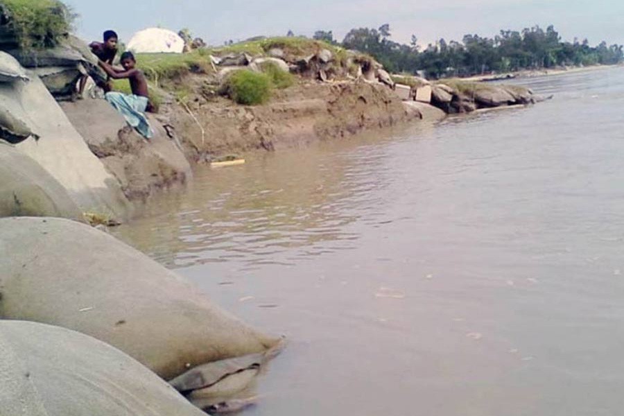 A partial view of the embankment eroded by the Jamuna at Kaigari-Baroitali point of Bhandarbari union under Dhunat upazila in Bogura district 	— FE Photo