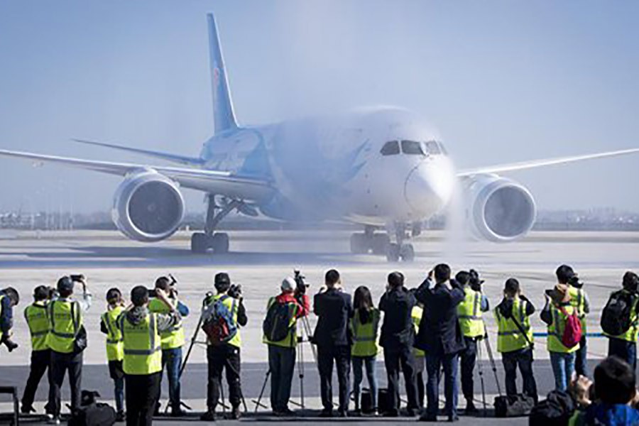 A Boeing 787 plane of China Southern Airlines landing at Tianhe International Airport in Wuhan, capital of central China's Hubei Province last year. -Xinhua Photo