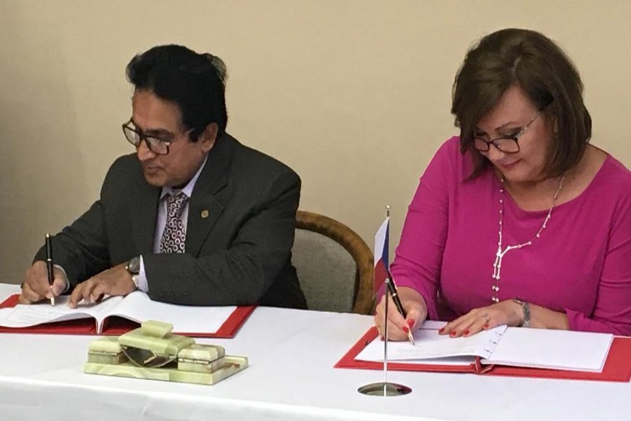 NBR chairman Md Mosharraf Hossain Bhuiyan, also senior secretary of the Internal Resources Division (IRD),  and Czech Republic's deputy prime minister-cum-finance minister Alena Schillerova signing a double taxation avoidance agreement (DTAA) at Prgue on Wednesday