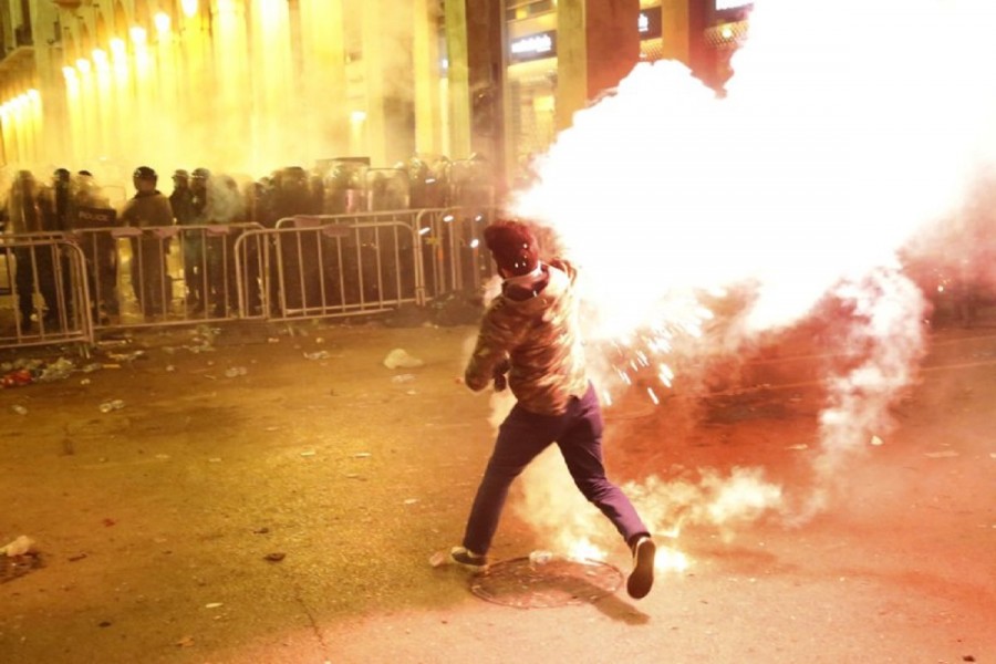 Protests turn violent for 2nd day in Lebanon’s capital