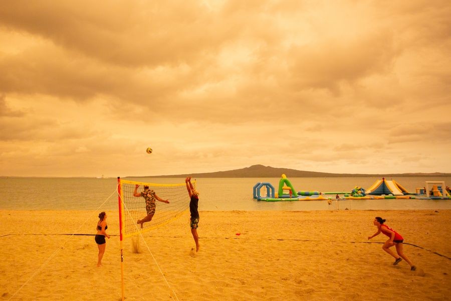 Bushfire smoke from Australia covers sky of New Zealand's Auckland