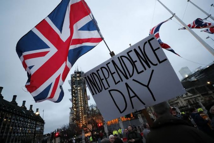 Brexit supporters gather during a rally in London, Friday, Jan. 31, 2020. Britain officially leaves the European Union on Friday after a debilitating political period that has bitterly divided the nation since the 2016 Brexit referendum. 	—Photo: AP