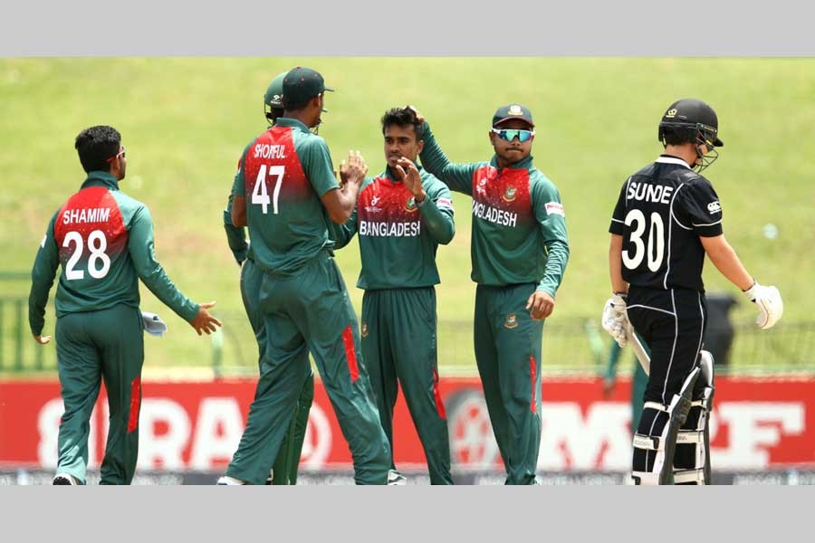 ICC under-19 World Cup: Bangladesh chasing target of 212 against NZ