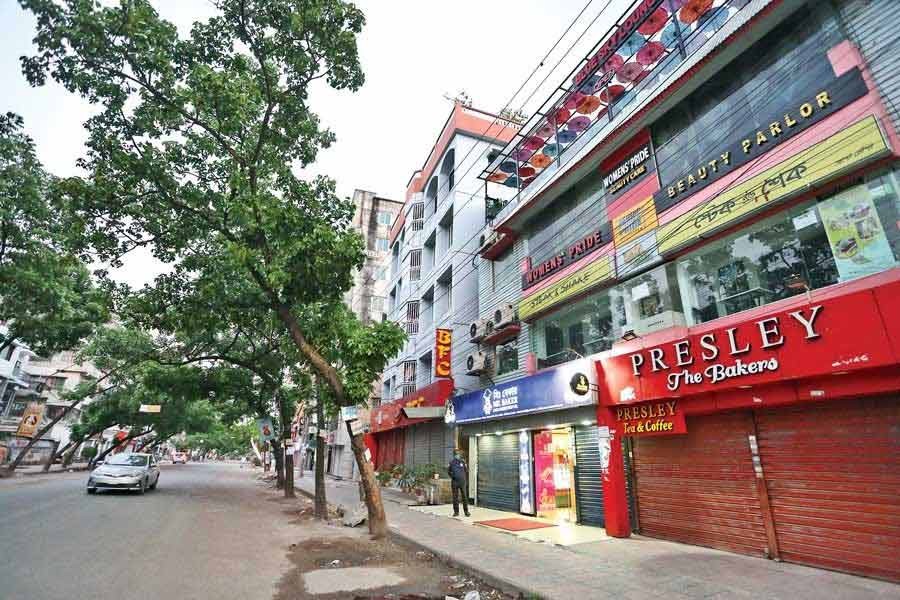 Once crowded restaurants at Khilgaon Taltola in the city are seen closed on last Friday as in other days during the ongoing shutdown amid the COVID-19 pandemic — FE photo