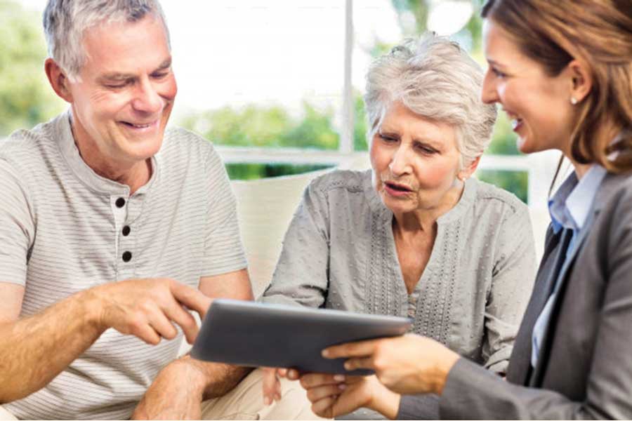 How to educate the elderly about fake news