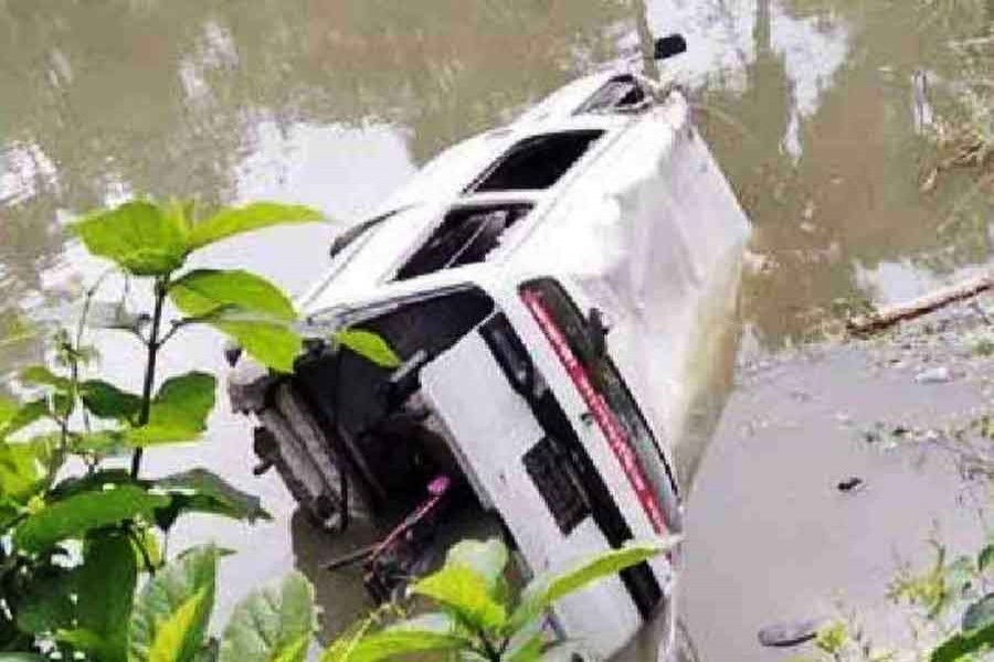 Ambulance falls into pond with dead body in Natore