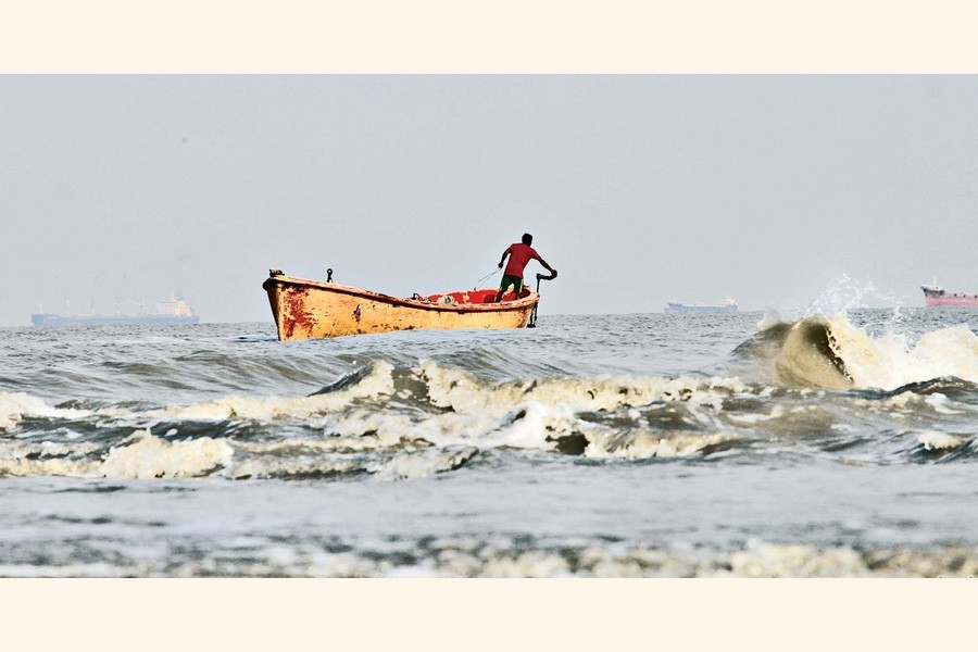 Representational image: A view of the rough sea at Patenga in Chattogram, May 17, 2018 — Focus Bangla/Files