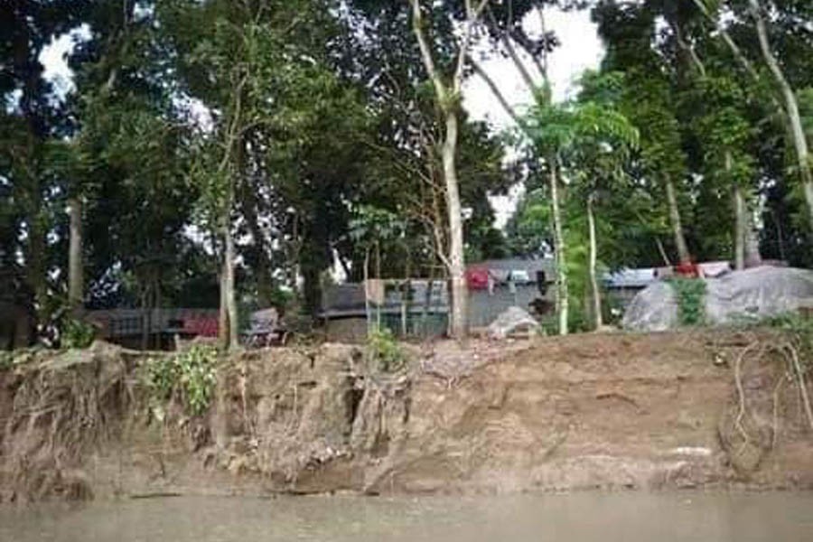 A portion of the Goari riverbank wrecked by its erosion at Matikata village in Sreepur upazila of Magura — FE Photo