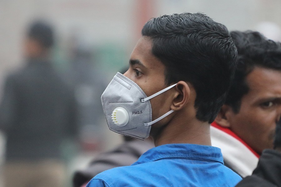 Govt makes wearing masks mandatory