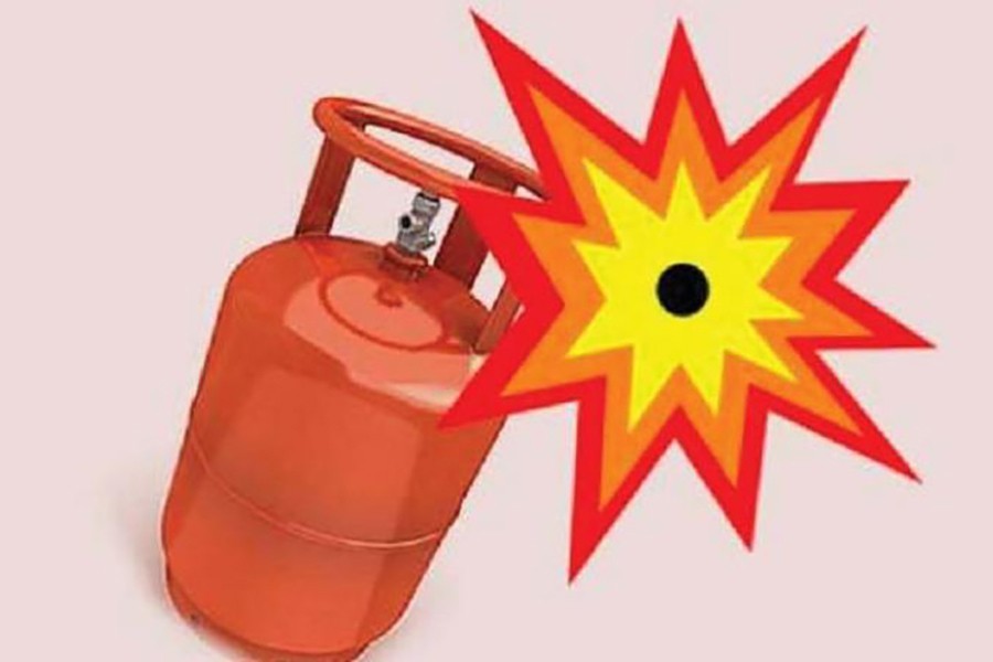 Balloon vendor dies in Rajshahi gas cylinder blast